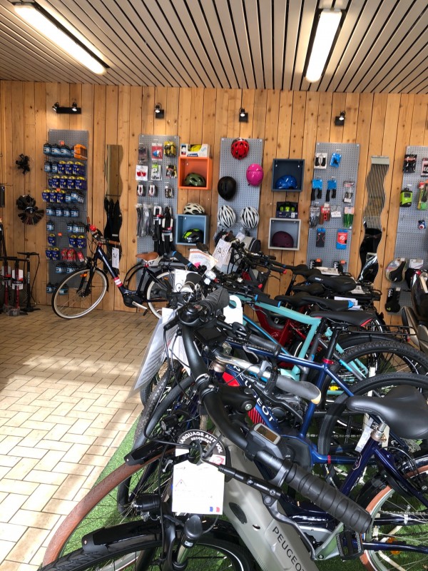 Acheter des vélos neufs de qualité dans un magasin spécialisé à Pessac proche de Bordeaux