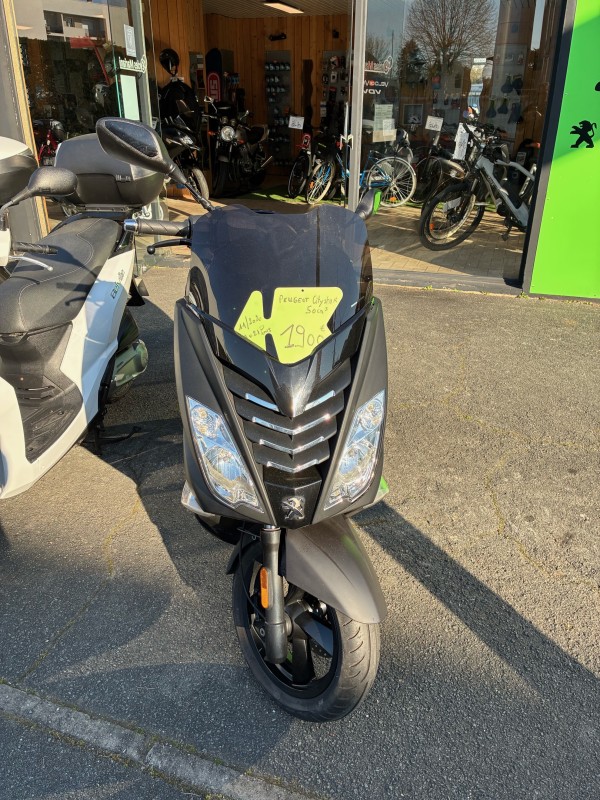 Peugeot Citystar 50 cm3 : 1900 €