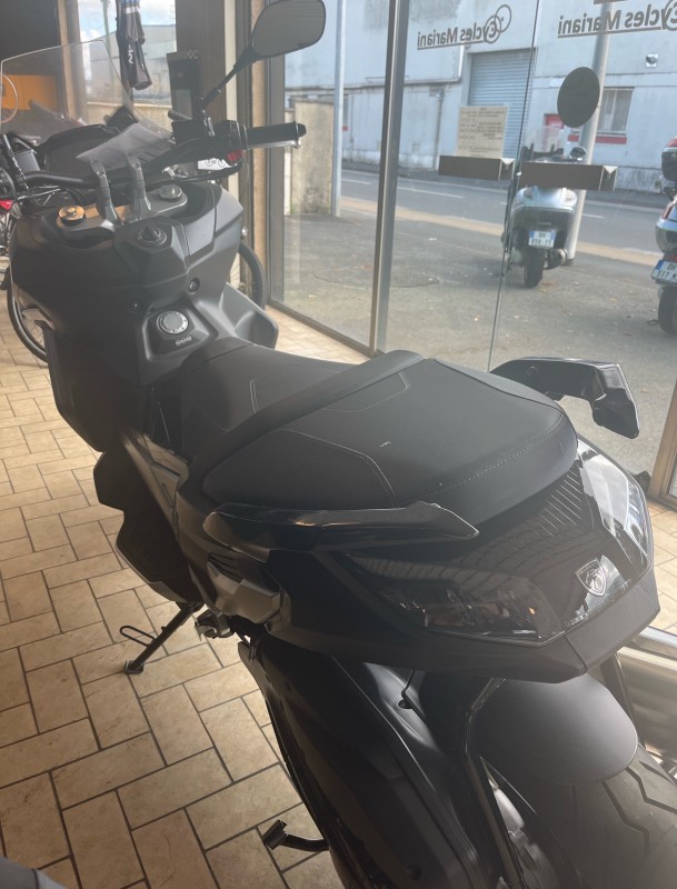 vente scooter 400cc XP400 Peugeot à Pessac proche Bordeaux
